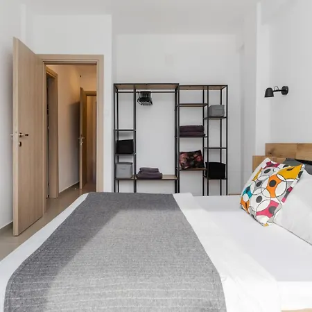 Appartement Mands Homes 4 Bedrooms Peraía